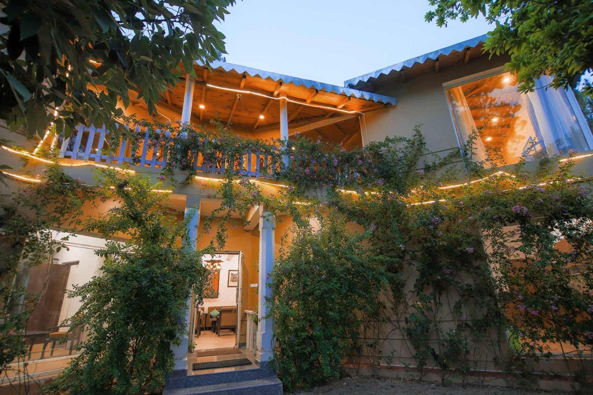 Mistletoe House By Veo - Part Of Stayvista Bhīm Tāl Esterno foto